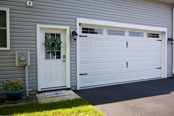 24/7 Emergency Garage Door Panel Replacement experts in Oxford, MI
